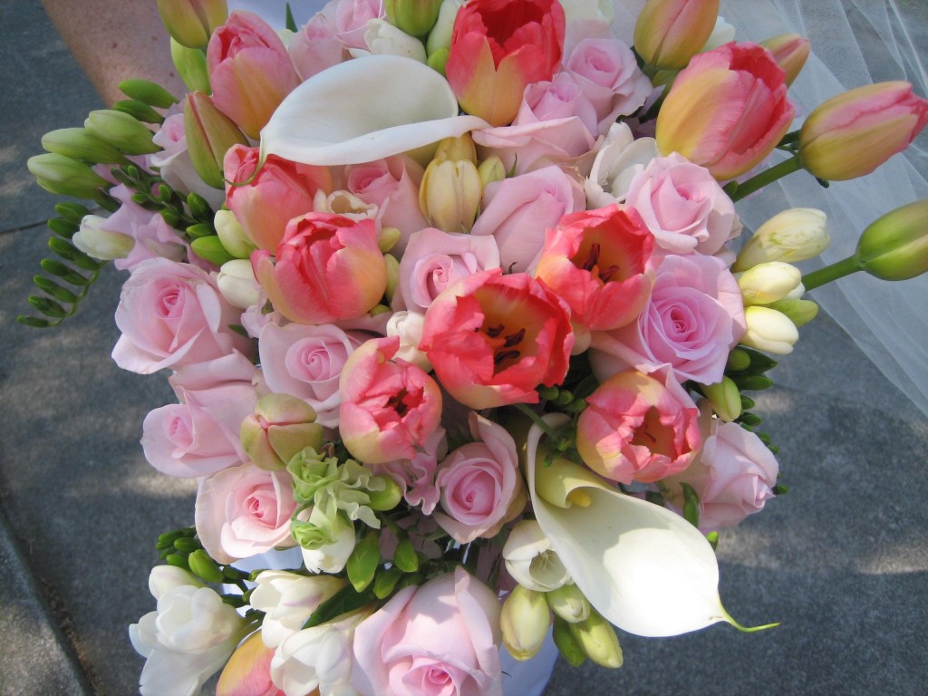 Beautiful and Affordable Weddings How to Save on Flowers PaperDirect